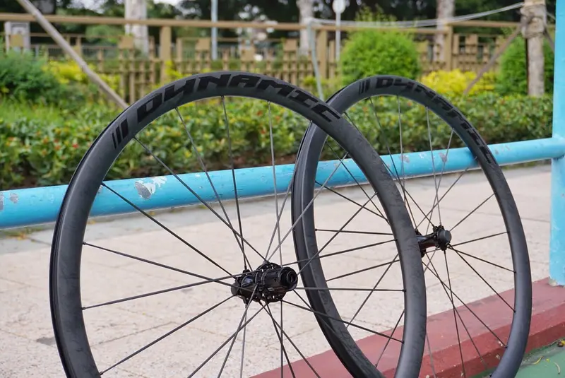 Dynamic 700C 碳纖維碟剎輪組/ Dynamic 700C Carbon Spoke Disc Wheelset 1