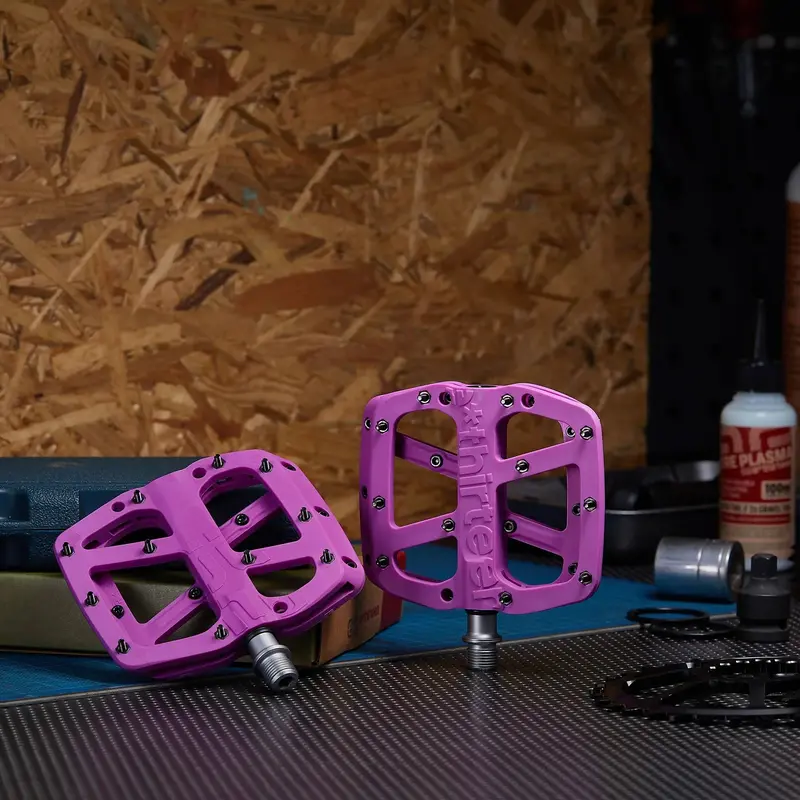 E13 爬山車腳踏 / E13 Base Flat Pedals 1