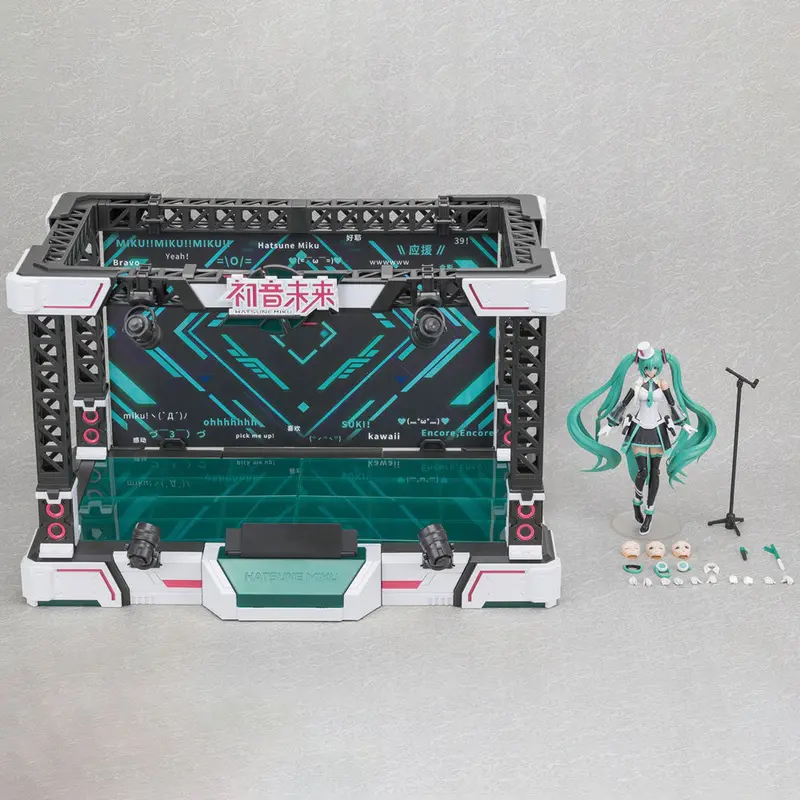Hatsune Miku "Sing For The Future" Model Kit 1