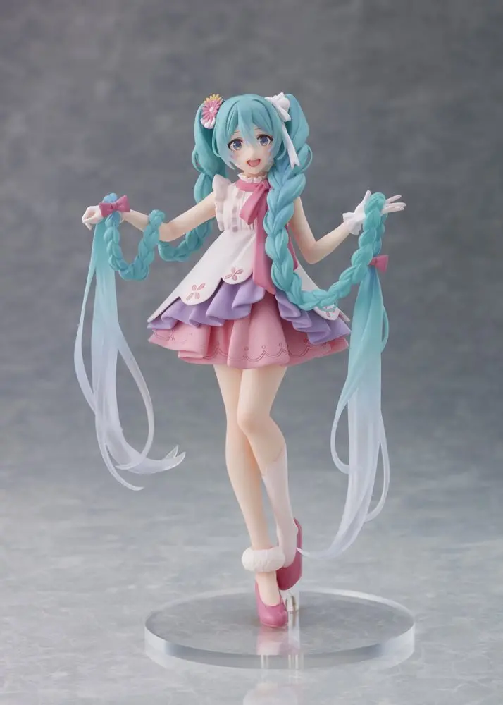 Hatsune Miku Wonderland Figure: Rapunzel 2