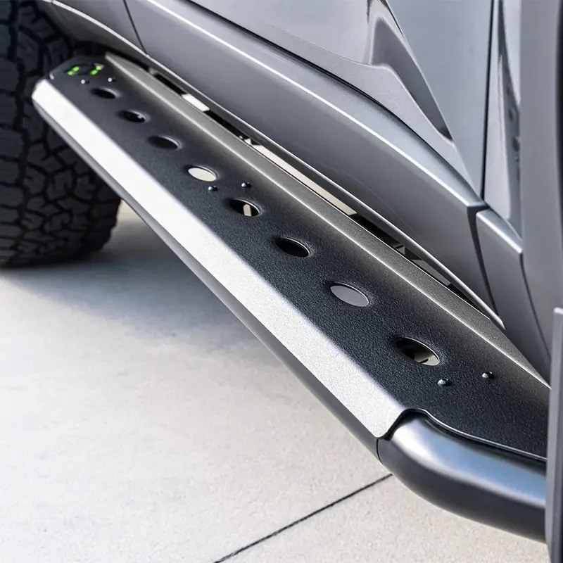 Ironman Steel Side Steps & Rails For Toyota Landcruiser 200 Series 2015+ Non Kdss 1