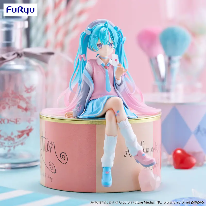 Noodle Stopper Figure: Hatsune Miku Love Blazer 1