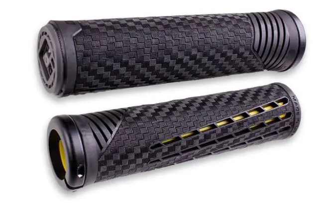Odi Cf (碳纖維) V2.1 有鎖(135Mm)爬山車手筒 / Odi Cf ( Carbon Fiber) V2.1 Lock-On (135Mm) Grips~Black/Mini/Black Lock 3