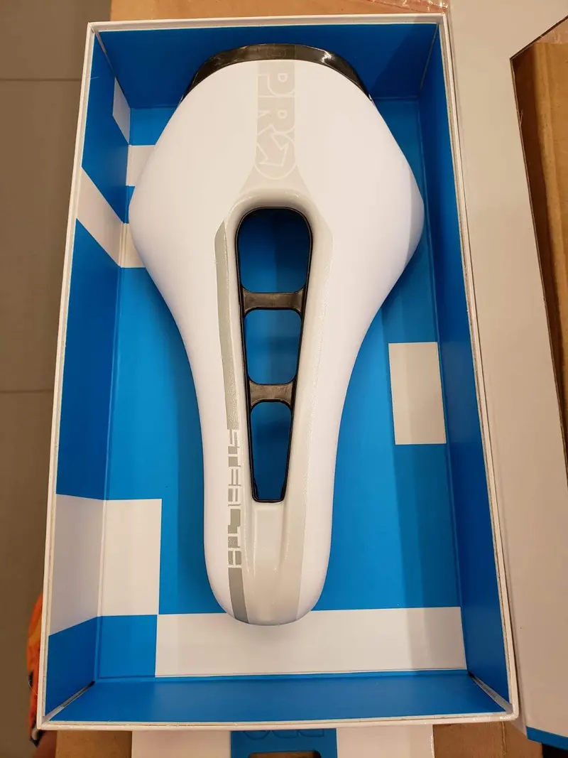 Pro Stealth 座位-白色 / Pro Stealth Saddle-White 1