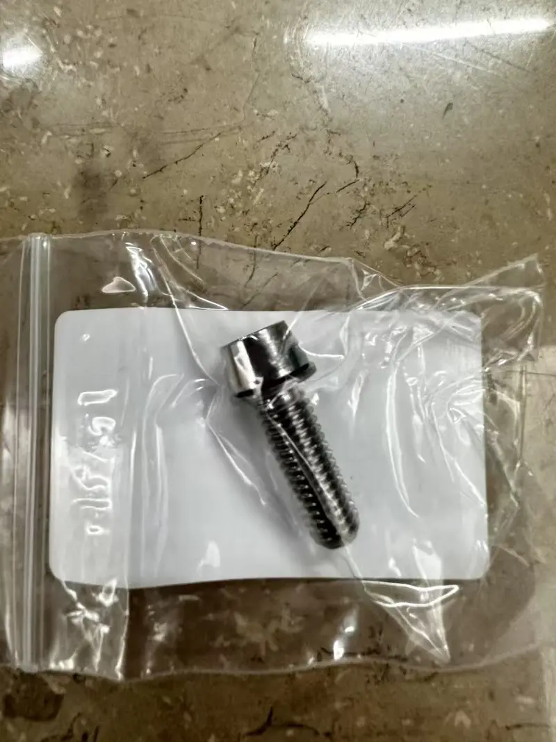 Shimano Fc-R8000 鏈鉼脾螺絲(M6 X 19) / Shimano Fc-R8000 Clamp Screw With Washer (M6 X 19) 1